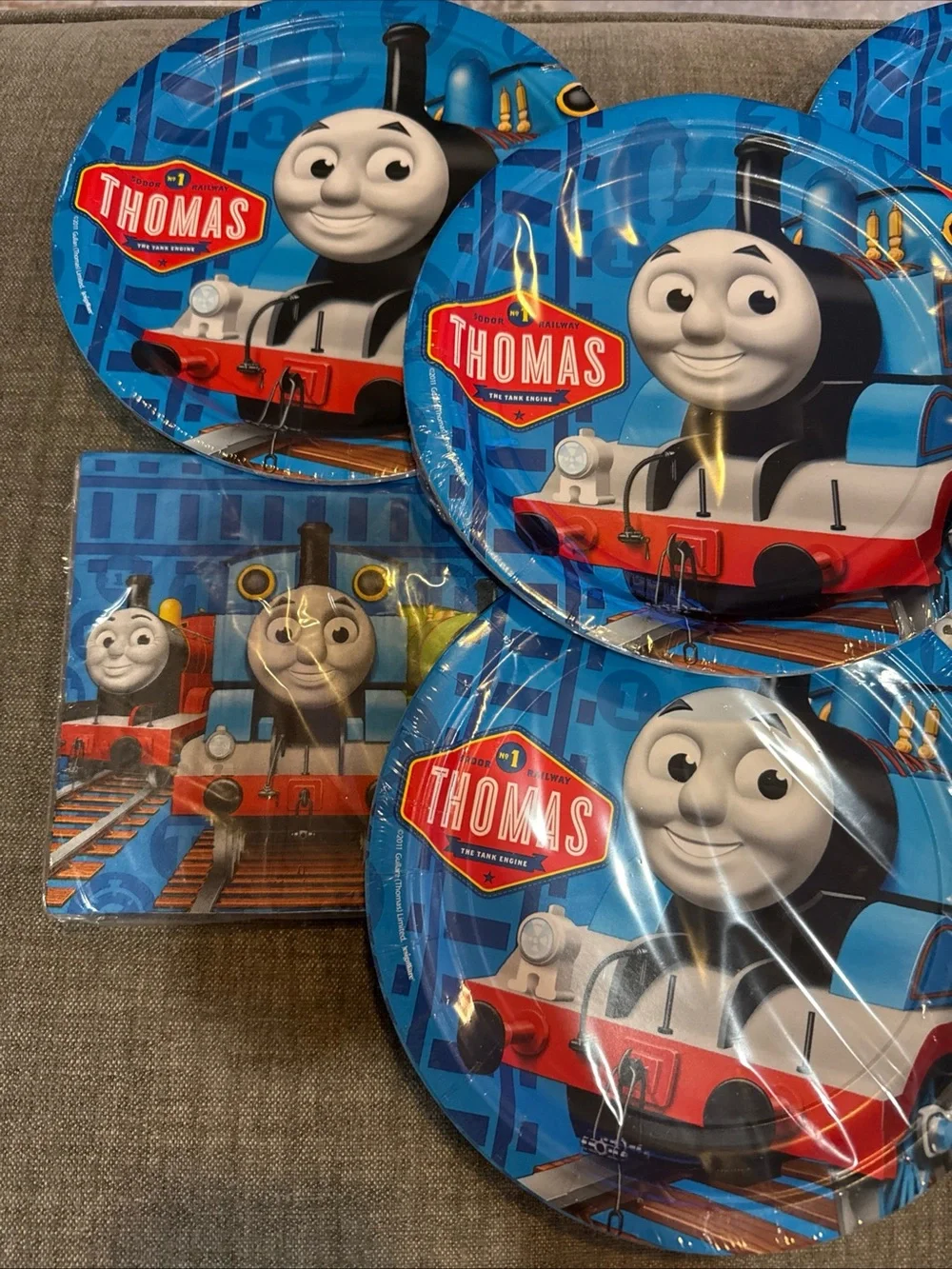 Thomas & Friends Bright Blue Kids Party Paper Plates - Character Design